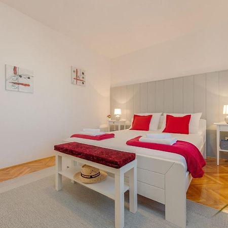 Apartment Bo&Dy With Private Pool Rogoznica  Exterior photo