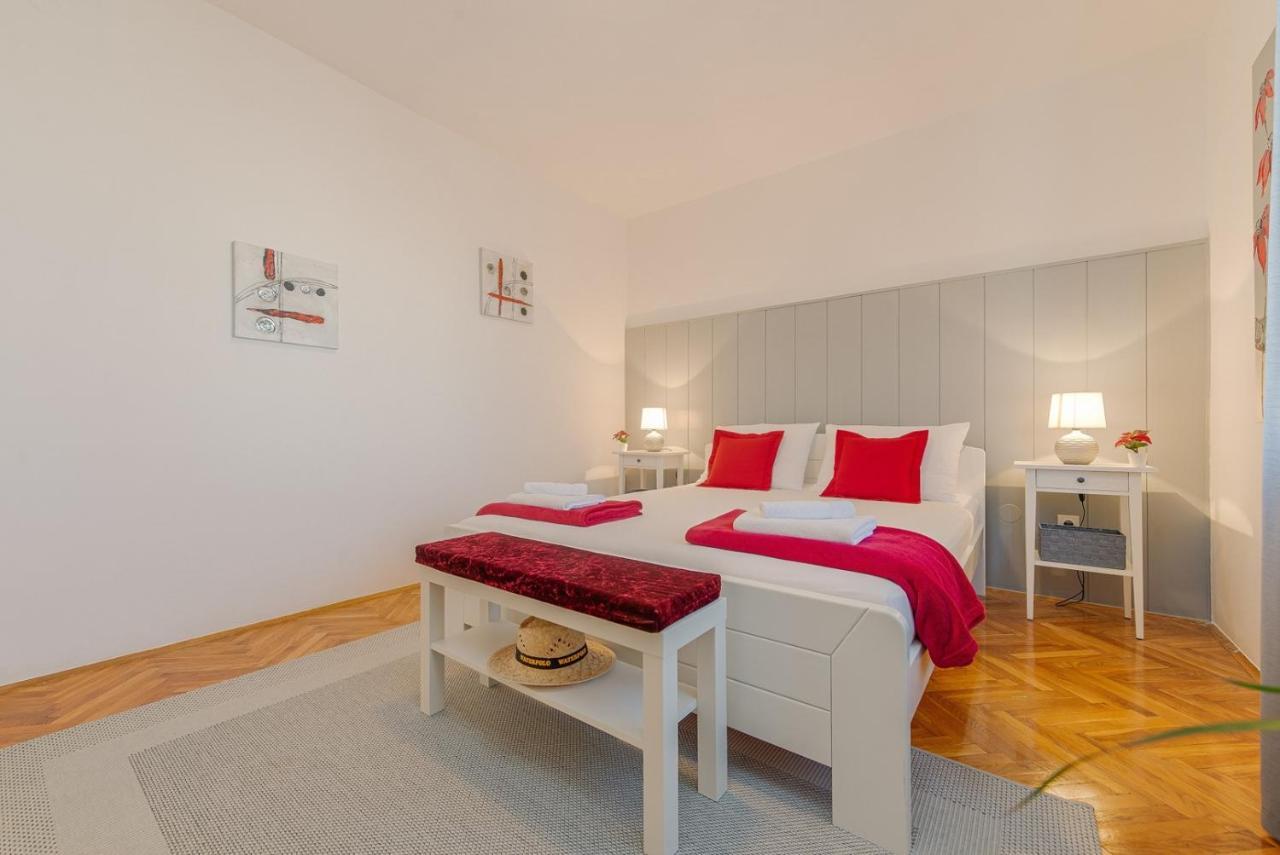 Apartment Bo&Dy With Private Pool Rogoznica  Exterior photo