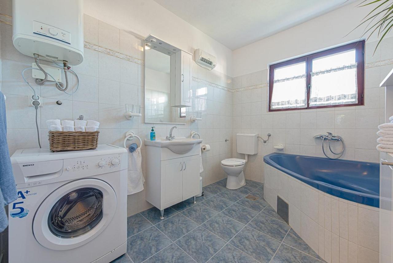 Apartment Bo&Dy With Private Pool Rogoznica  Exterior photo